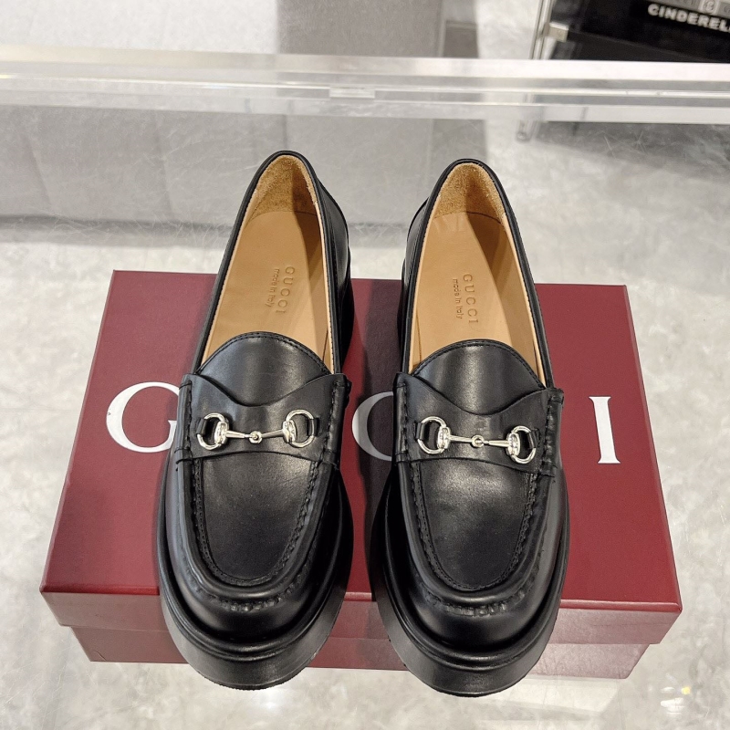 G*u*i leather shoes